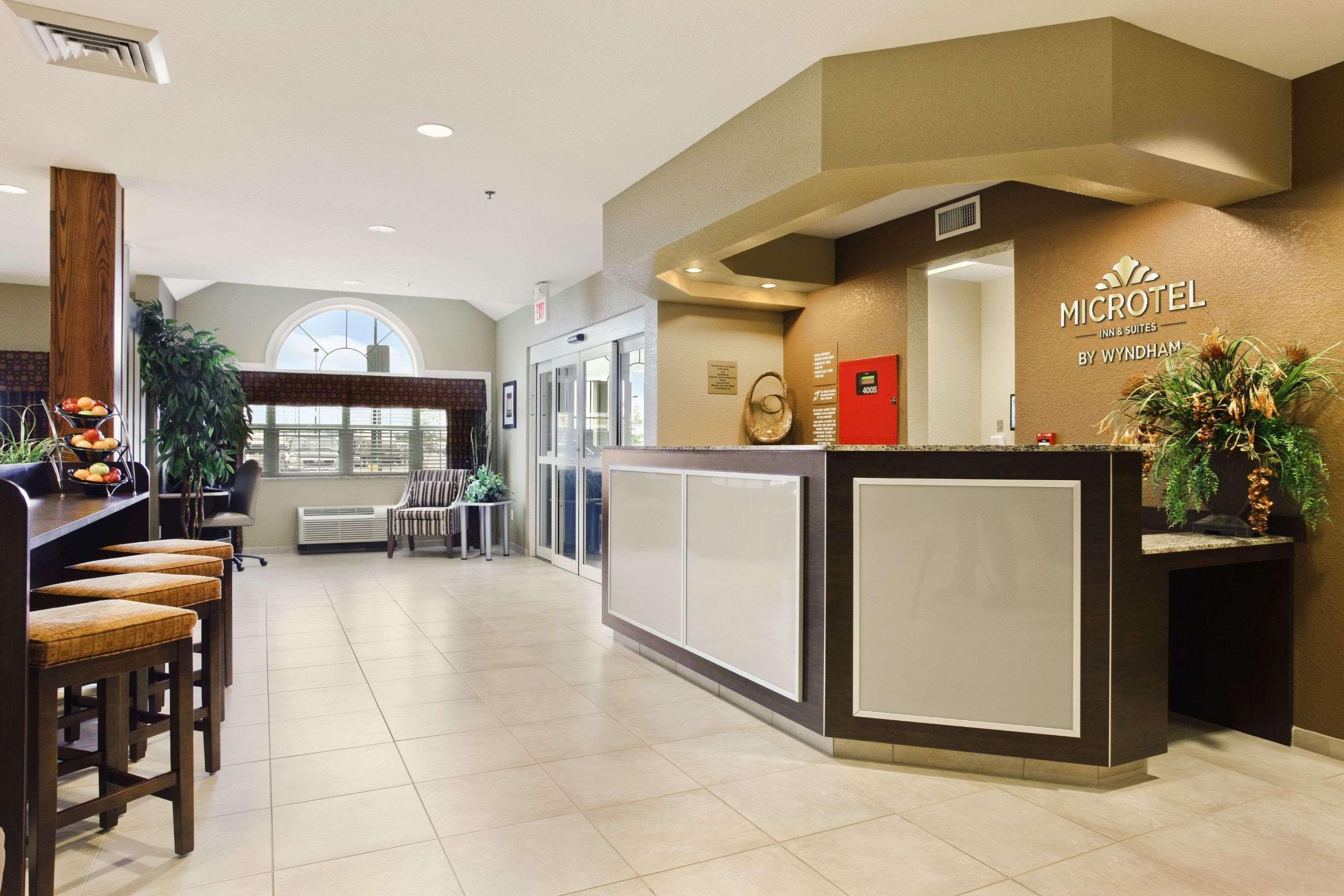 Microtel Inn & Suites By Wyndham Williston Beltér fotó
